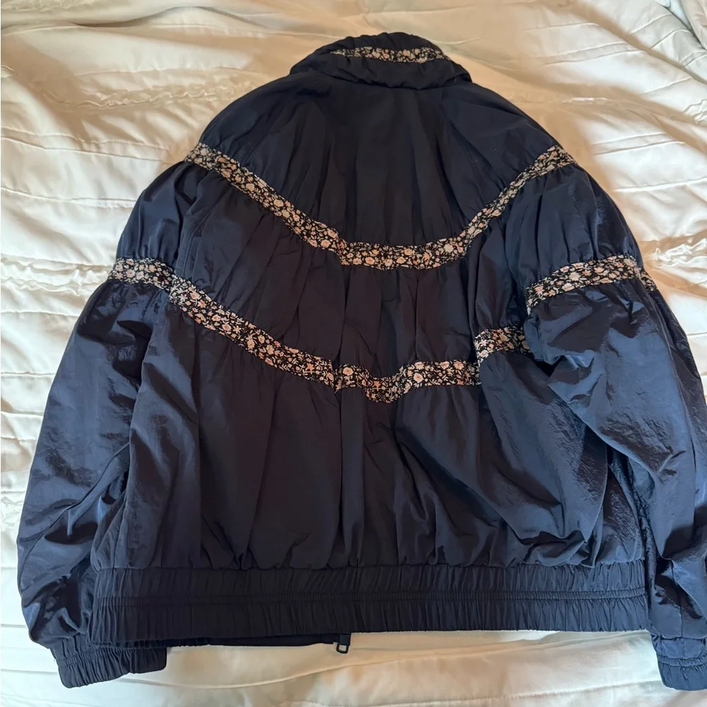 Free People Navy Floral Jacket, XS, Like New, We The Free collection - Picture 3 of 3